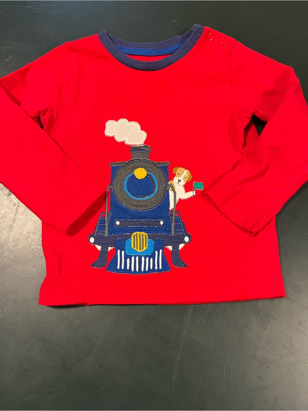 12/18 mo mini boden chip chip train and dog long sleeve tee euc